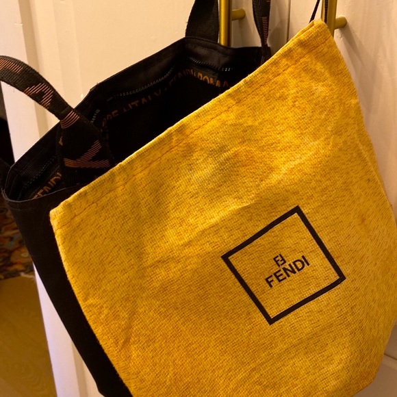 FENDI TOTE 1925 great loved condition with Fendi dust bag. - Picture 7 of 7